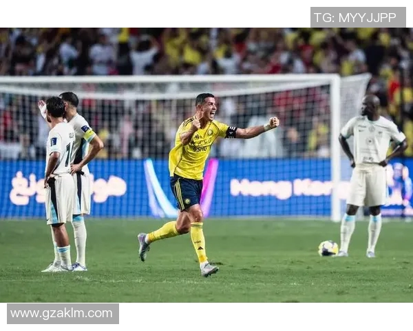 天下足球退役球星重聚友谊赛精彩上演传奇对决引爆球迷热情 天下足球退役球星重聚友谊赛精彩上演传奇对决引爆球迷热情