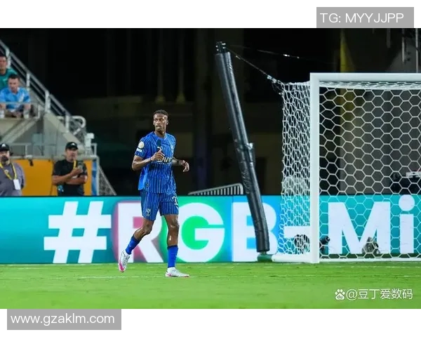 球星同框精彩瞬间高清合照展现绿茵场上无与伦比的魅力